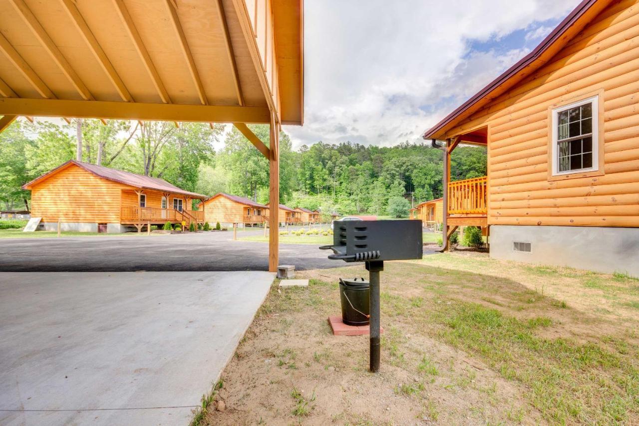 Cozy Cabin On Tuckasegee River - Near Bryson City Exterior photo